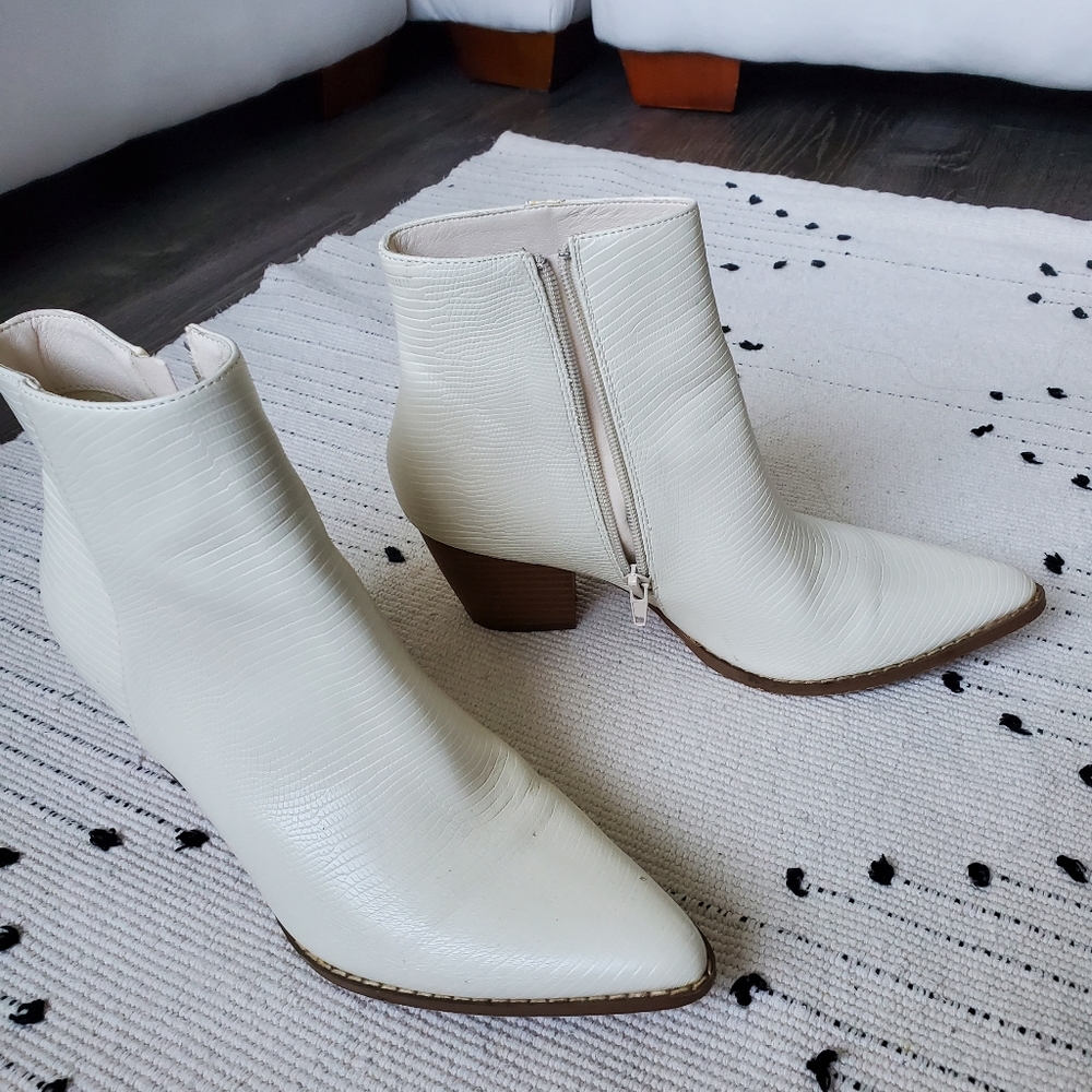 Lulu's wood block heel pointed toe booties!